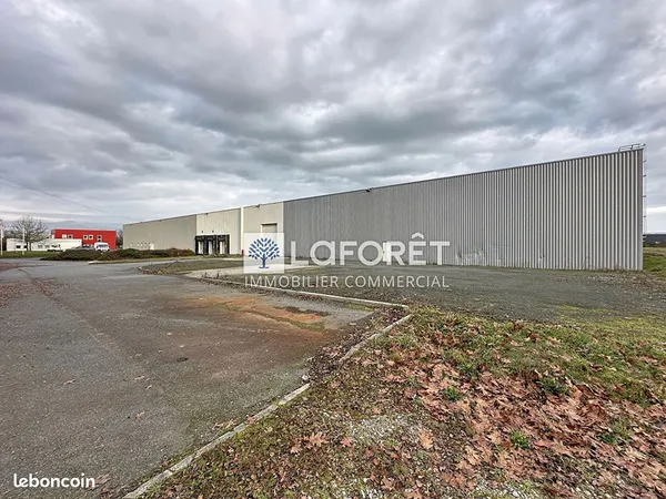 Local commercial 5622 m² ERBRAY