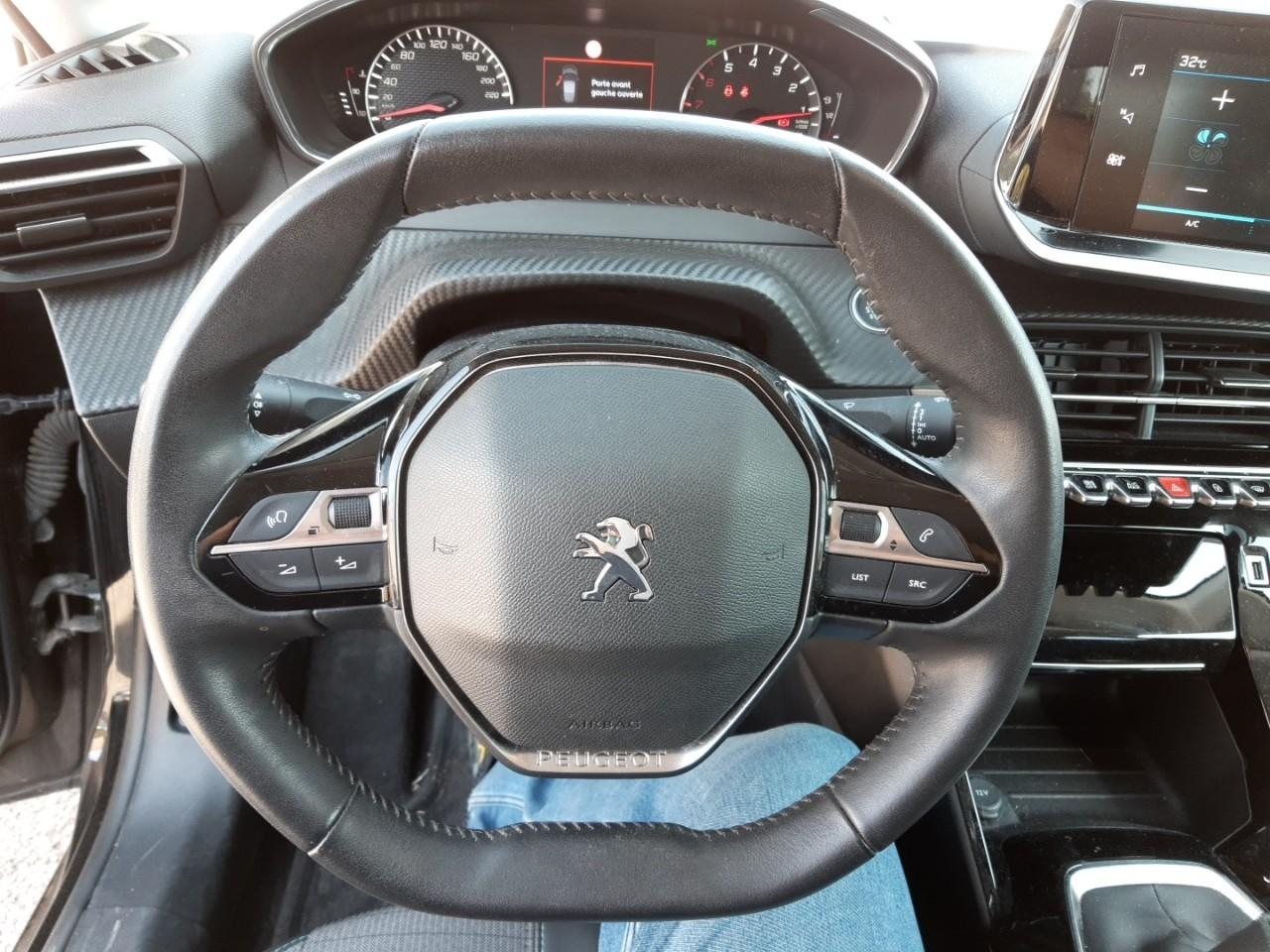 Peugeot 208 puretech 100 s&s bvm6 allure — photo 12