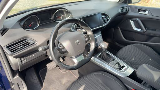 Peugeot 308 SW 1.5 BlueHDi 130 EAT6 - Active Business – 2019 – 146443 km – Diesel – Boîte Automatique — photo 33
