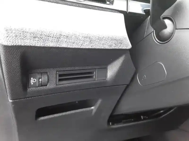 Peugeot 3008 hybrid 145 e-dcs6 — photo 20