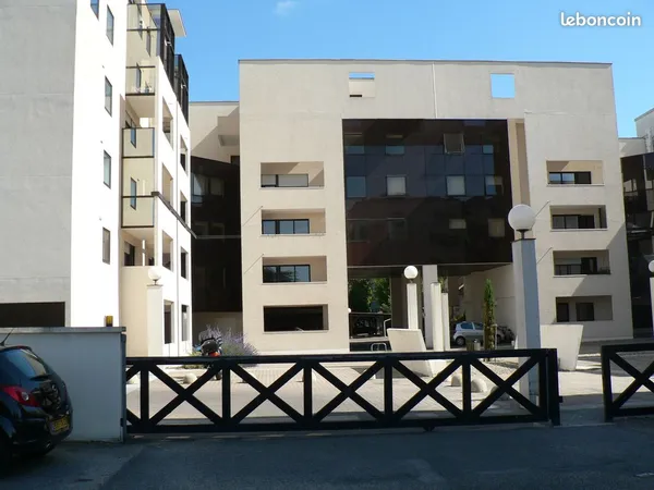 T2 Bordeaux proche Pellegrin et fac de medecine