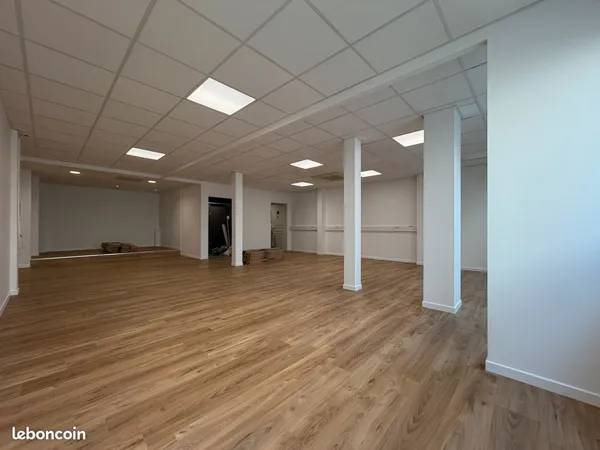 Biarritz saint-martin - local professionnel / commercial 95 m² - avec douche