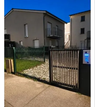 Loue T1 avec jardin et garage