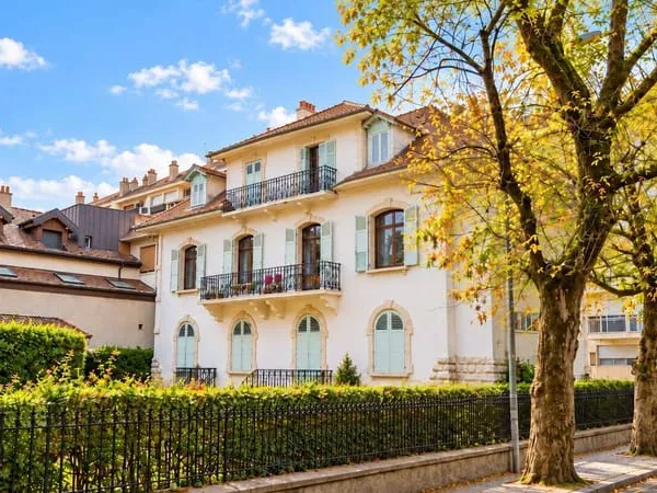 Maison 15 pièces 593 m²