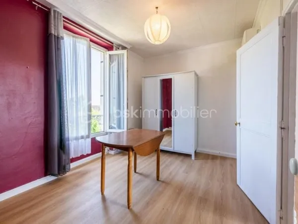 À deux pas du T12 Longjumeau -> Paris rapidement accessible Idéal premier achat ou investissement lo