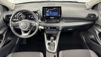 Toyota Yaris 116h Design 5p — photo 11