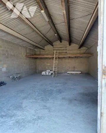 Local d'activité 105 m²