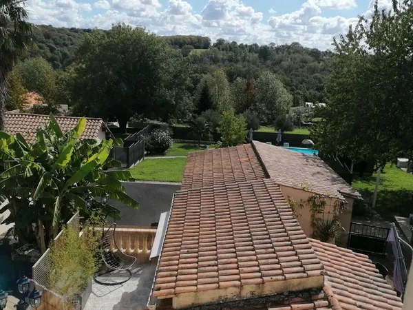 Maison de Bourg Vue sur la Forêt (158m2) et son Gîte (73m2)