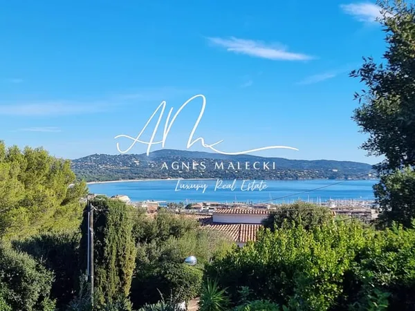 TRES BELLE VUE MER pour cette VILLA TRADITIONNELLE AVEC PISC