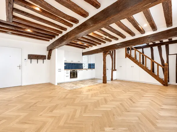 Duplex 86m2 • DPE C • box/garage privatif 40m2 (inclus) • cave • immeuble refait à neuf • centre de 