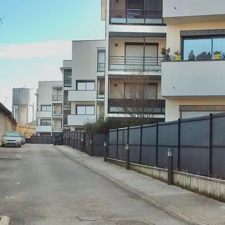 Beau T2 , 50 m2 ,centre Rillieux dans résidence sécurisée
