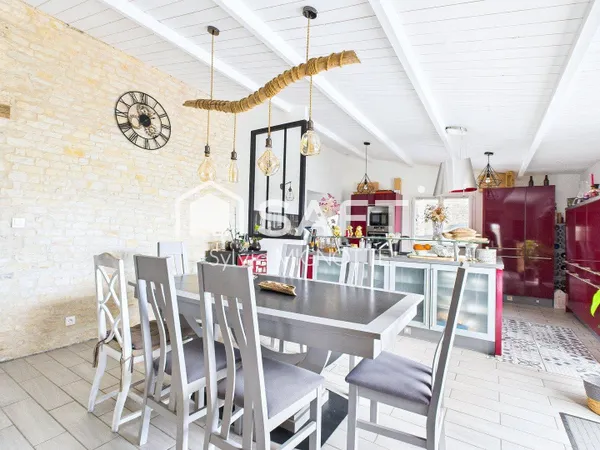 Maison pierre rénovée à mi chemin entre Surgères et Ferrières