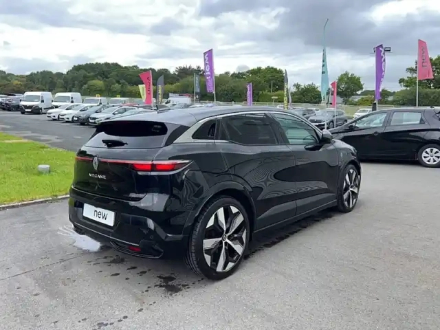 Renault Megane e-tech ev60 220 ch super charge — photo 5