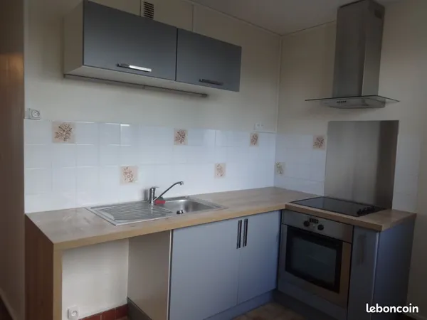 T4 de 68m² 770 euros avec charges (chauffage compris)