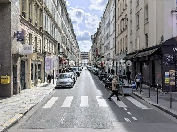 Local commercial 230 m²