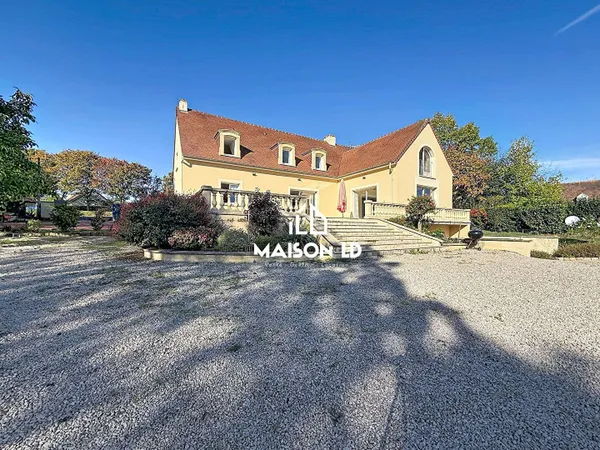 Maison 14 pièces 300 m²