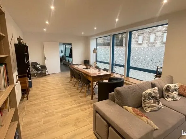 Maison de ville 17 pièces 320 m²