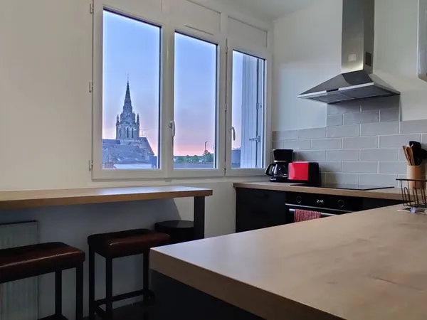 Grand appartement meublé rénové Avesnières