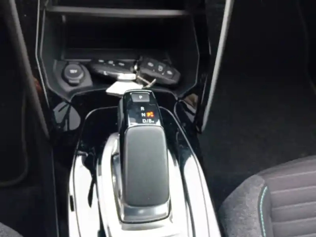 Peugeot 208 electrique 50 kwh 136ch — photo 13