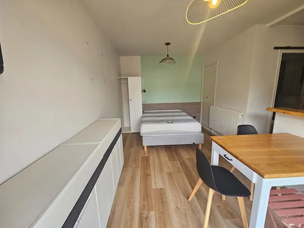 Appartement Meublé Saint-Geniez d'Olt et d'Aubrac 1 pièce 21.76 m²
