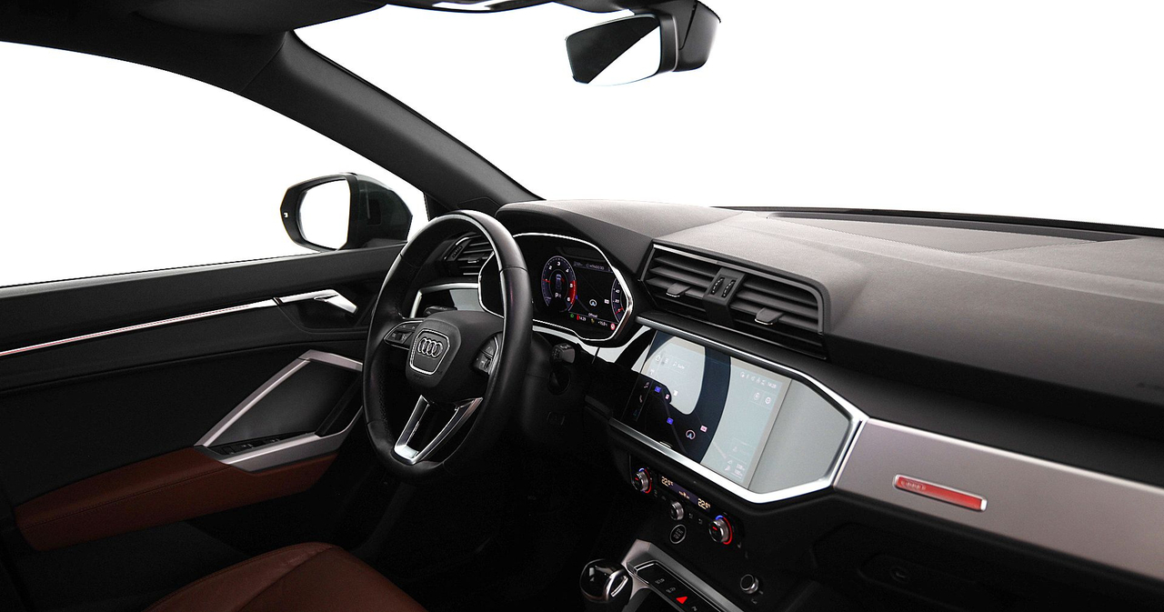 Audi Q3 — photo 21