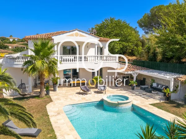 Fréjus - Villa à vendre 172 m², 4 chambres avec piscine & jacuz