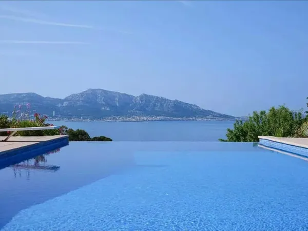 Villa 318 m²