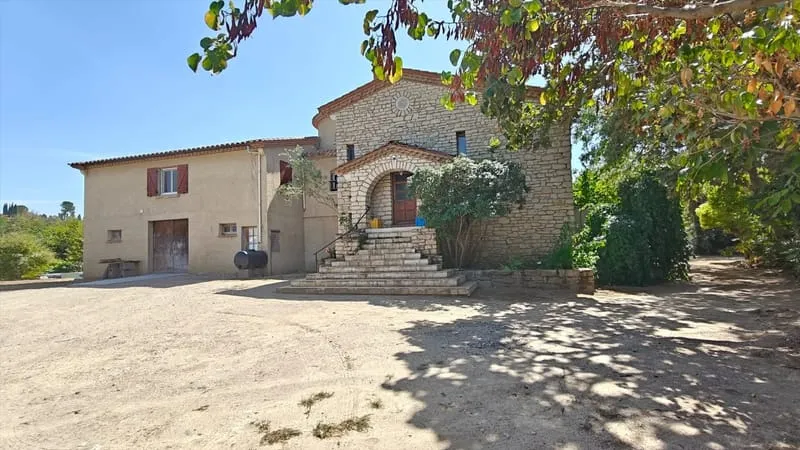 Photo 1