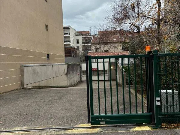Stationnement Vente Lyon   12000€