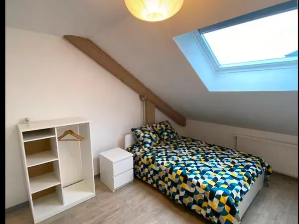 Chambre individuelle en colocation - Appartement meublé de 3 chambres