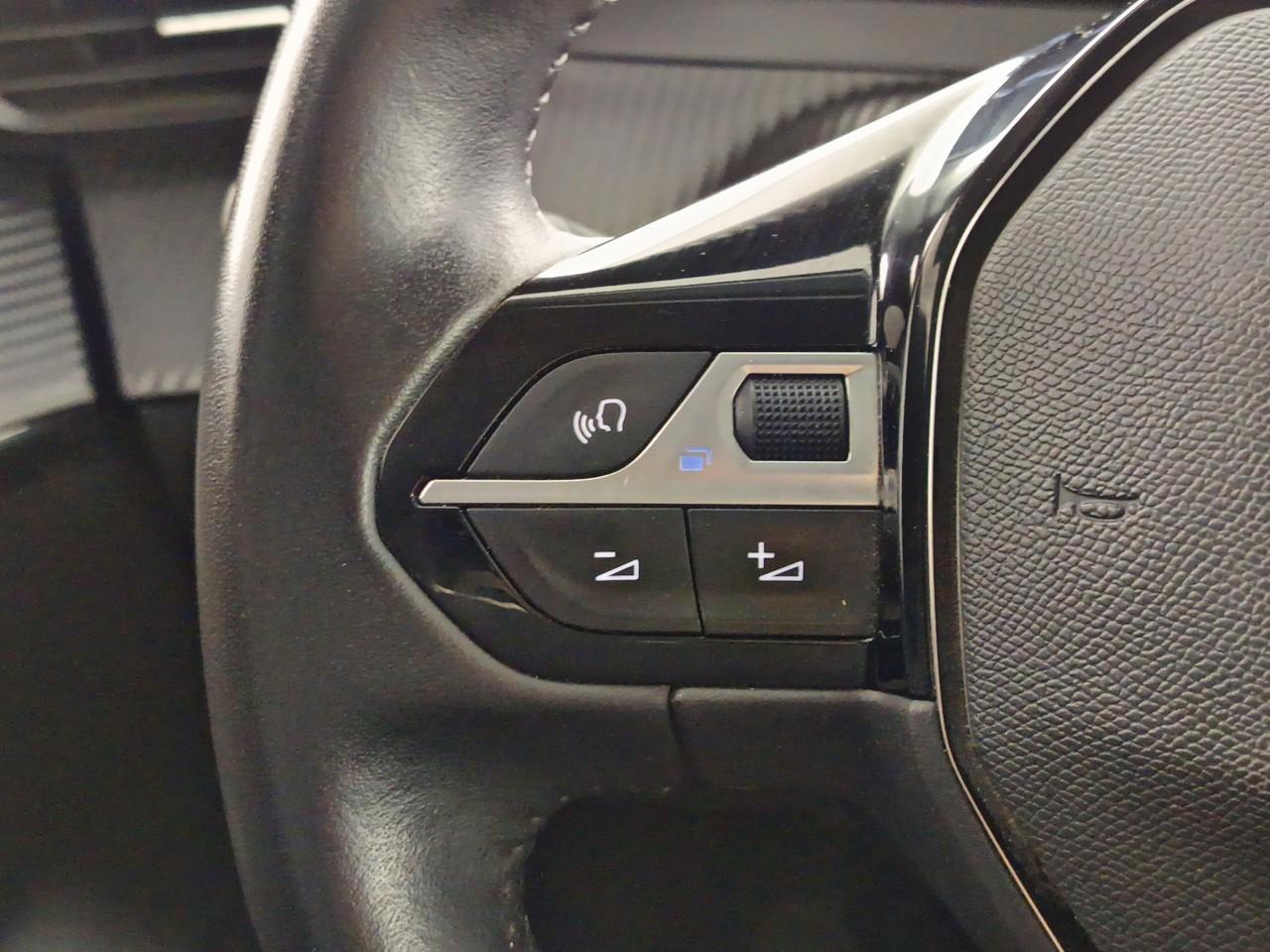 Peugeot 208 puretech 100 s&s bvm6 allure — photo 17