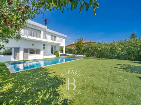 Saint-Laurent-du-Var - Villa familiale avec piscine, jardin et vue mer panoramique
