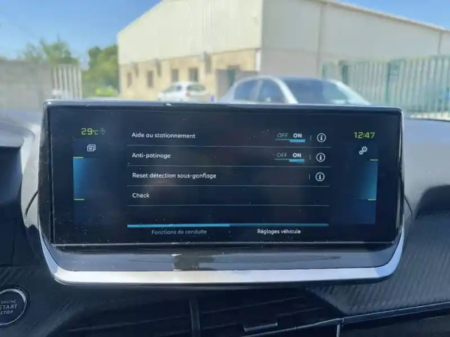 Peugeot 2008 electrique 136 ch — photo 13