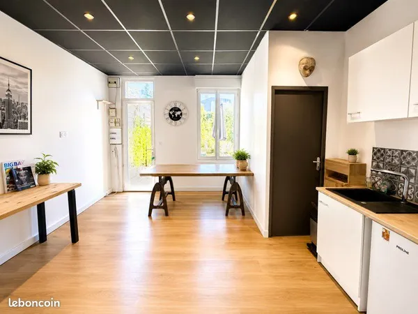 Local commercial rénové de 45 m² avec jardin privatif - Bordeaux (Brazza / Garonne)