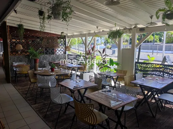 Fonds de commerce - Restaurant 88m² env (Cuisine, sanitaire, salle intérieure, terrasse) - secteur t
