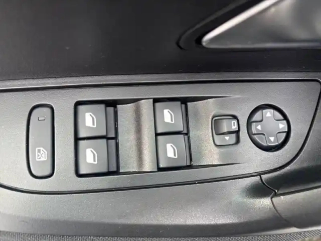Peugeot 2008 puretech 100 s&amp;s bvm6 — photo 58
