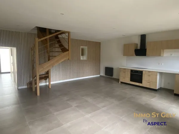 Maison de village rénovée avec jardin