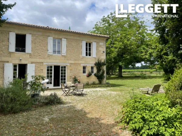 UN HAVRE DE PAIX, proche de SAINT-EMILION ! Bel ensemble de 3 maisons avec piscine et beau terrain c