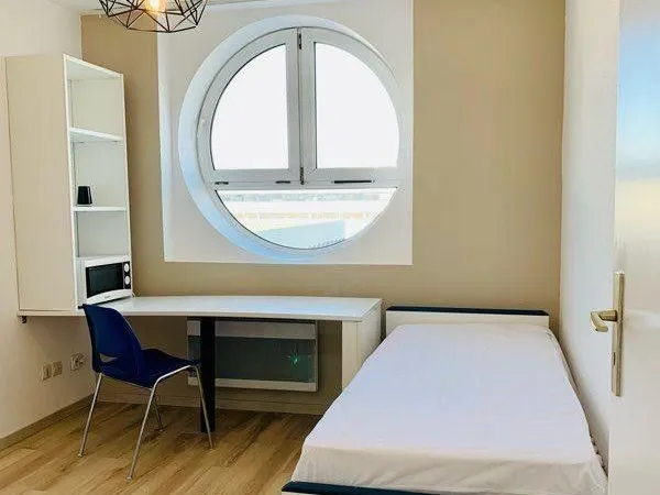 Magnifique studio meublé 17 m2 rue Sainte Anne