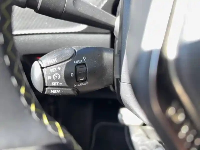 Peugeot 208 electrique 50 kwh 136ch — photo 6