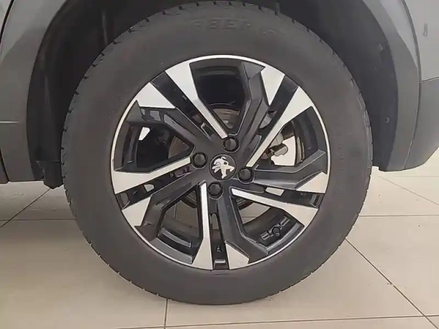 Peugeot 2008 puretech 130 s&amp;s bvm6 — photo 9