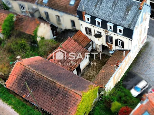 Projet immobilier au potentiel remarquable, . local commercial loué à l'année. Gros potentiel d'aide