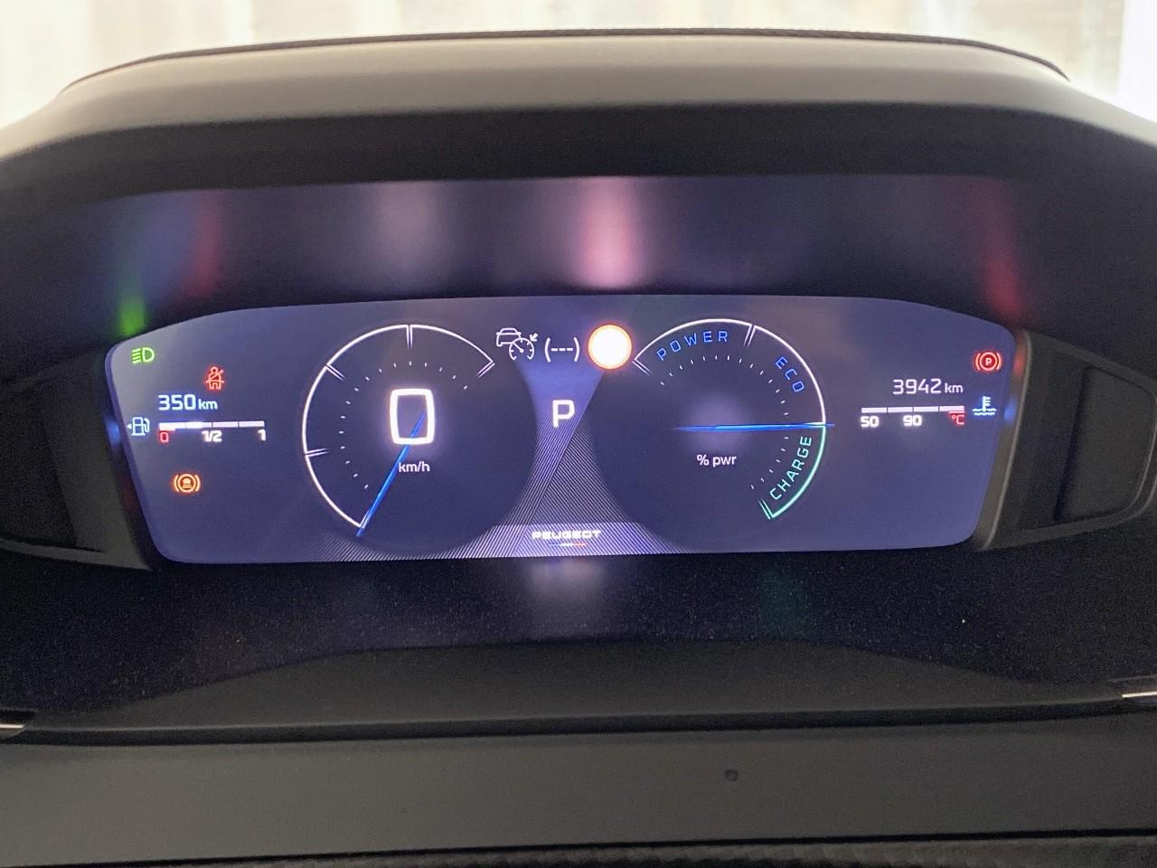 Peugeot 2008 hybrid 145 ch e-dcs6 allure — photo 14
