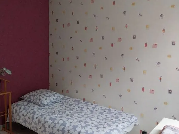 Chambre meublée 10 m² dans grande maison