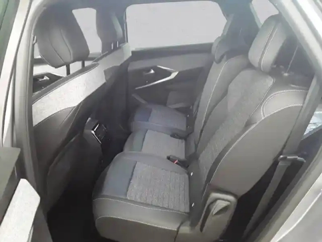 Peugeot 5008 hybrid 145 ch e-dcs6 — photo 12