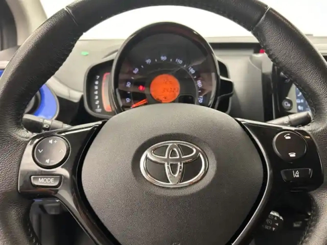 Toyota Aygo 1.0 vvt-i x-clusiv zen — photo 13