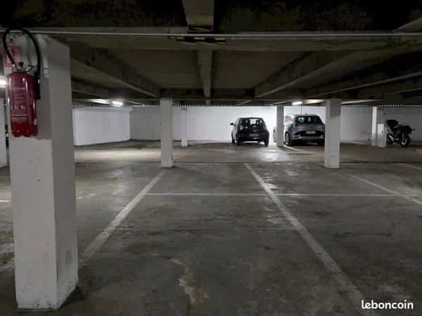Location Parking privé (sous-sol) Sèvres 92310