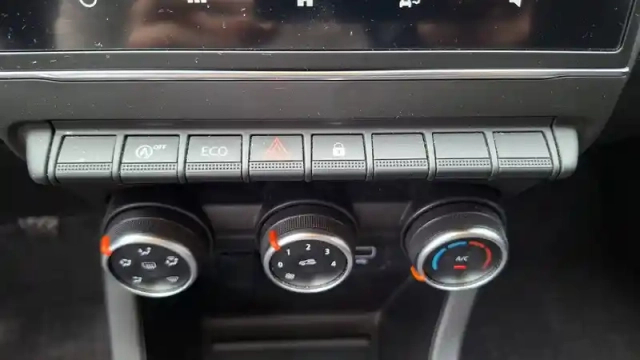 Renault Clio blue dci 85 — photo 21