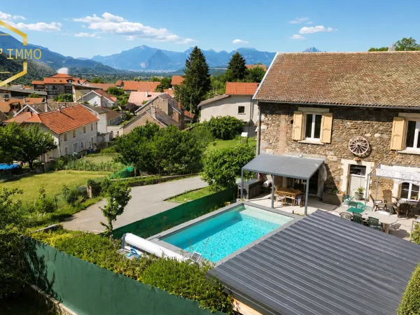 Maison en pierre rénovée de 160 m² avec piscine, vue montagnes ? Saint-Georges-de-Commiers