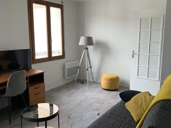 Particulier loue studio meublé